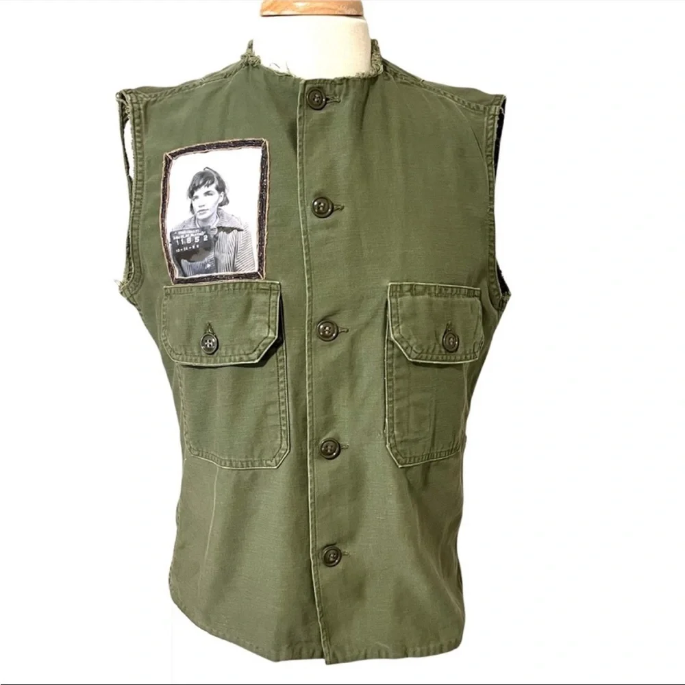Upcycled Reworked Vintage Army Shirt with hand embroidery and vintage mug shot - Picture 4 of 12